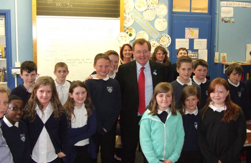 David Mundell visits Brownhall Primary School