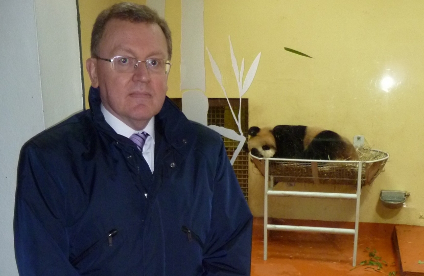David Mundell visits Pandas at Edinburgh Zoo