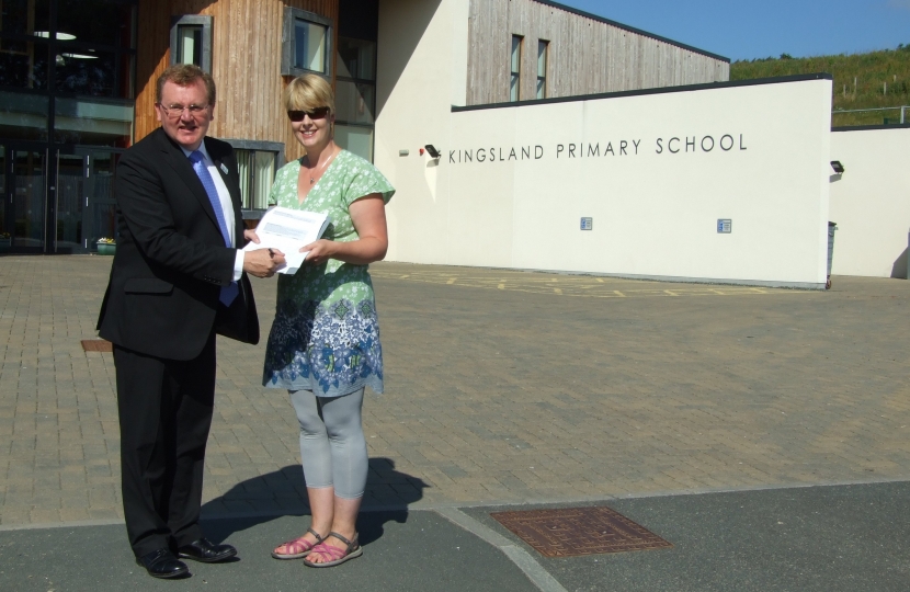 David Mundell MP with Helen Wallace who first contacted the MP about the issue