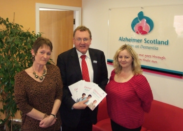 David Mundell MP visits Alzheimer Scotland